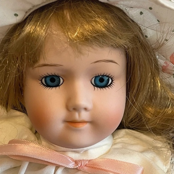 MYD Marian Yu Designs Bisque Porcelain Heirloom Doll Floral 1987 Vintage 15in - Picture 9 of 10